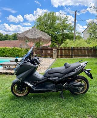 Yamaha TMAX 530 Black Max Edition