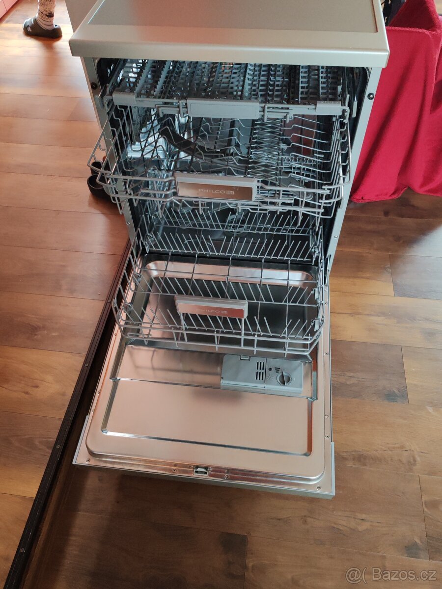 Myčka nádobí Philco