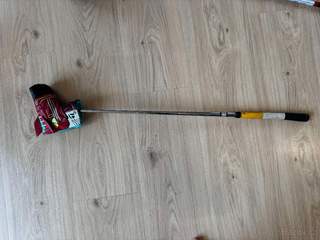 Golfovy kladivkovy putter znacky YES