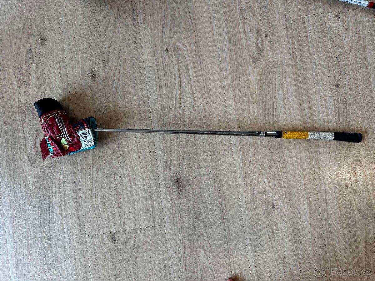 Golfovy kladivkovy putter znacky YES