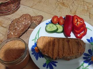 maso ve skle,pastika,lunchmeat vse domaci,prebytek
