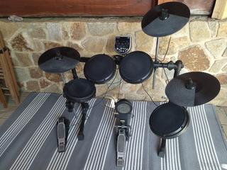 Elektrické bicí Alesis DM6