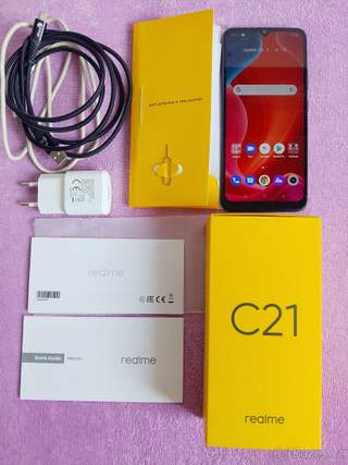 Realme C21