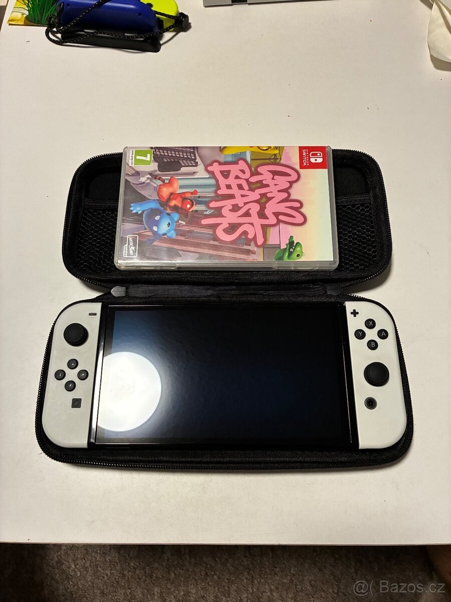 Nintendo Switch OLED + Gang Beasts (hra)