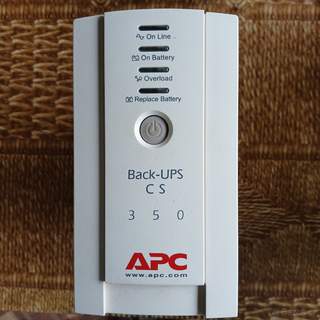 Záložní zdroj UPS APC 350 typ BK350EI