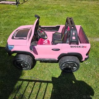 Elektricke auto toyota hilux