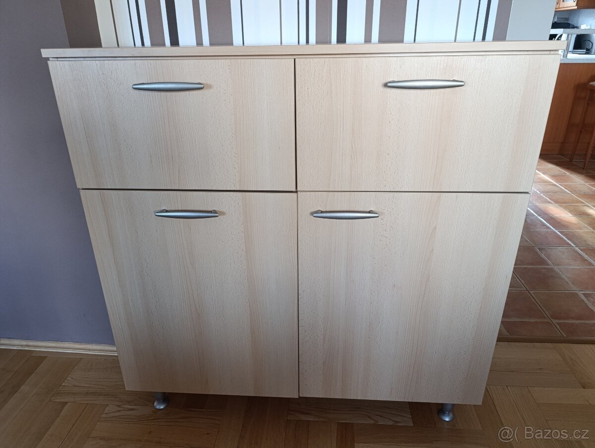 Koupelnová skříňka