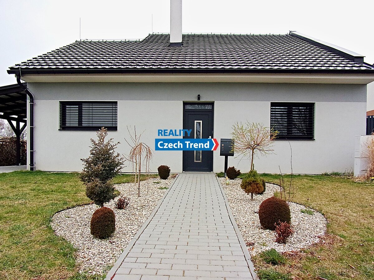 Pronájem novostavby rodinného domu, 4+kk, 98 m² s bazénem -