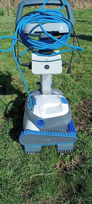 Robotický vysavač bazénu Dolphin S200 + vozík