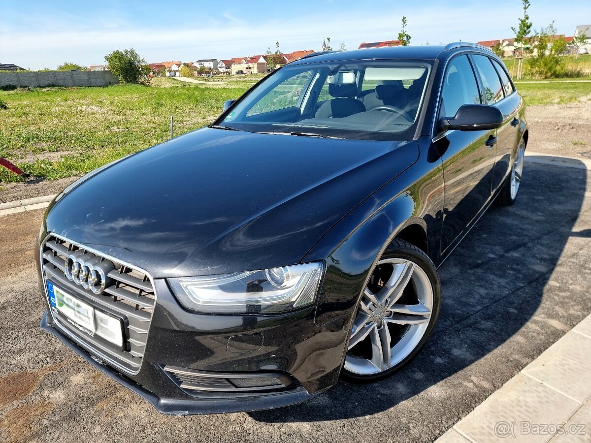 Audi A4 B8 facelift 2.0tdi Sport Sedačky
