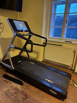 běžecký pás Technogym