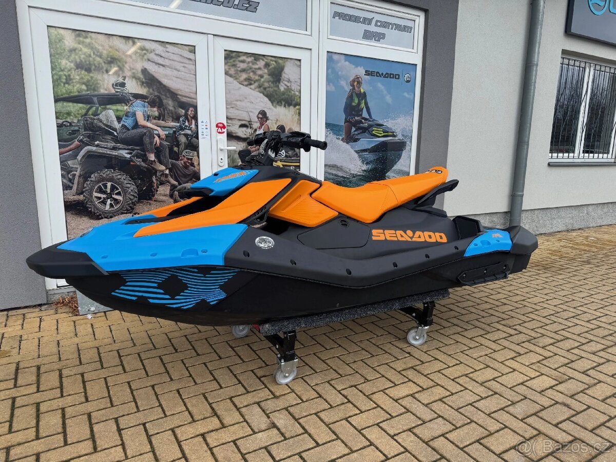 Sea - Doo Skútr vodní Sea-Doo SPARK TRIXX 3-up iBR 90hp