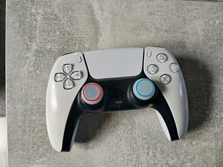Prodám ovladač na ps5