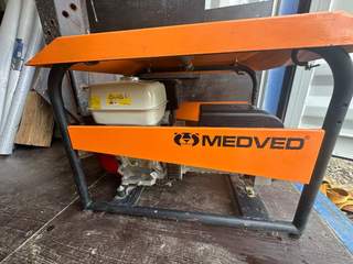 Medved Arctos 8030H elektrocentrála