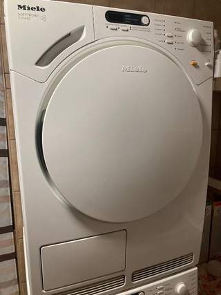 Sušička Miele na opravu nebo na díly.