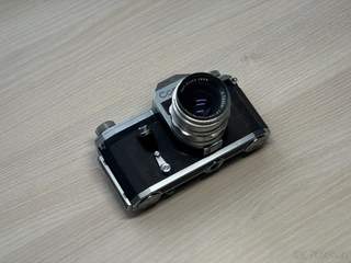 Contax D + Carl Zeiss Jena Tessar 50mm f/2.8