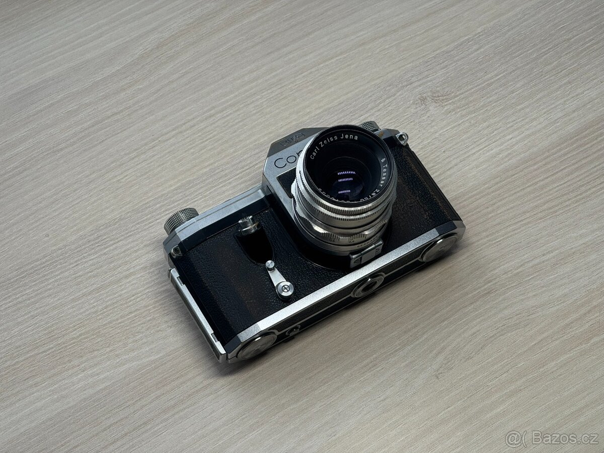 Contax D + Carl Zeiss Jena Tessar 50mm f/2.8