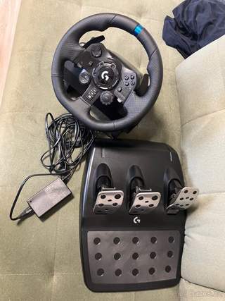 Herní volant-Logitech G923 Driving Force pro PC/PS5/PS4