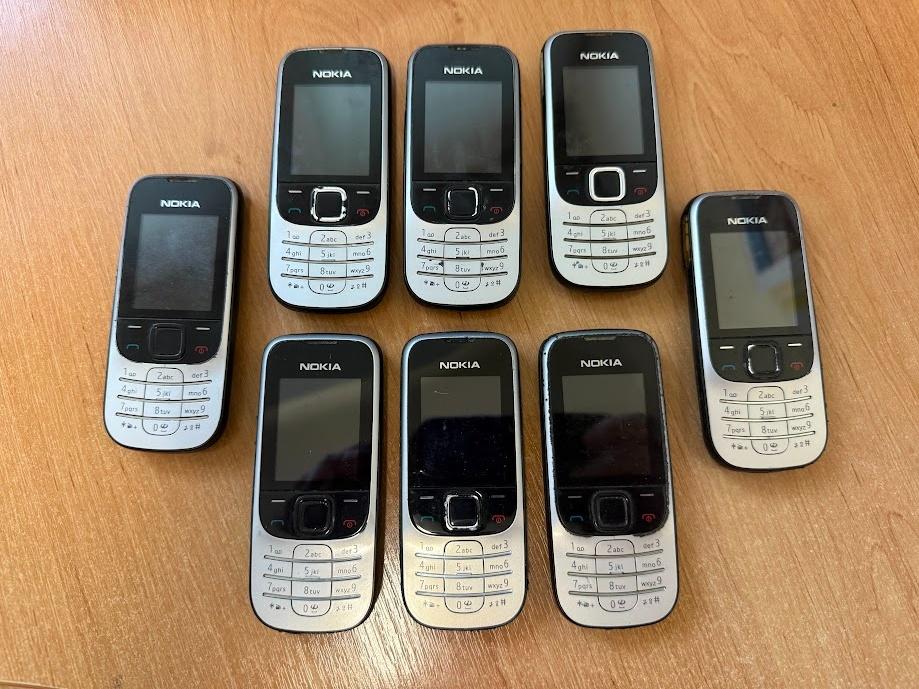 NOKIA 2330 Classic plně funkční s originální baterií