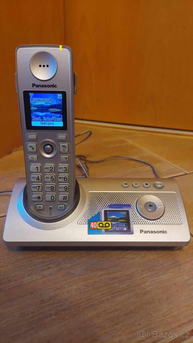 Digitální bezdrátový telefon se záznamníkem Panasonic