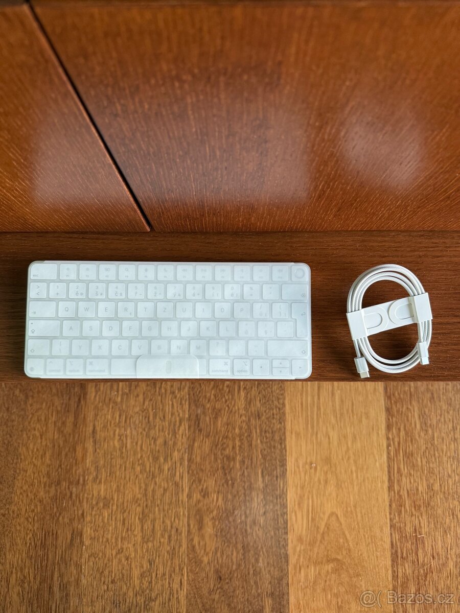 Apple Magic Keyboard s Touch ID CZ USB-C, nová z iMacu M4