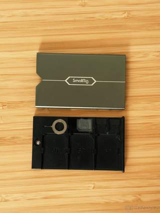 SmallRig 2832 pouzdro na SD / microSD karty