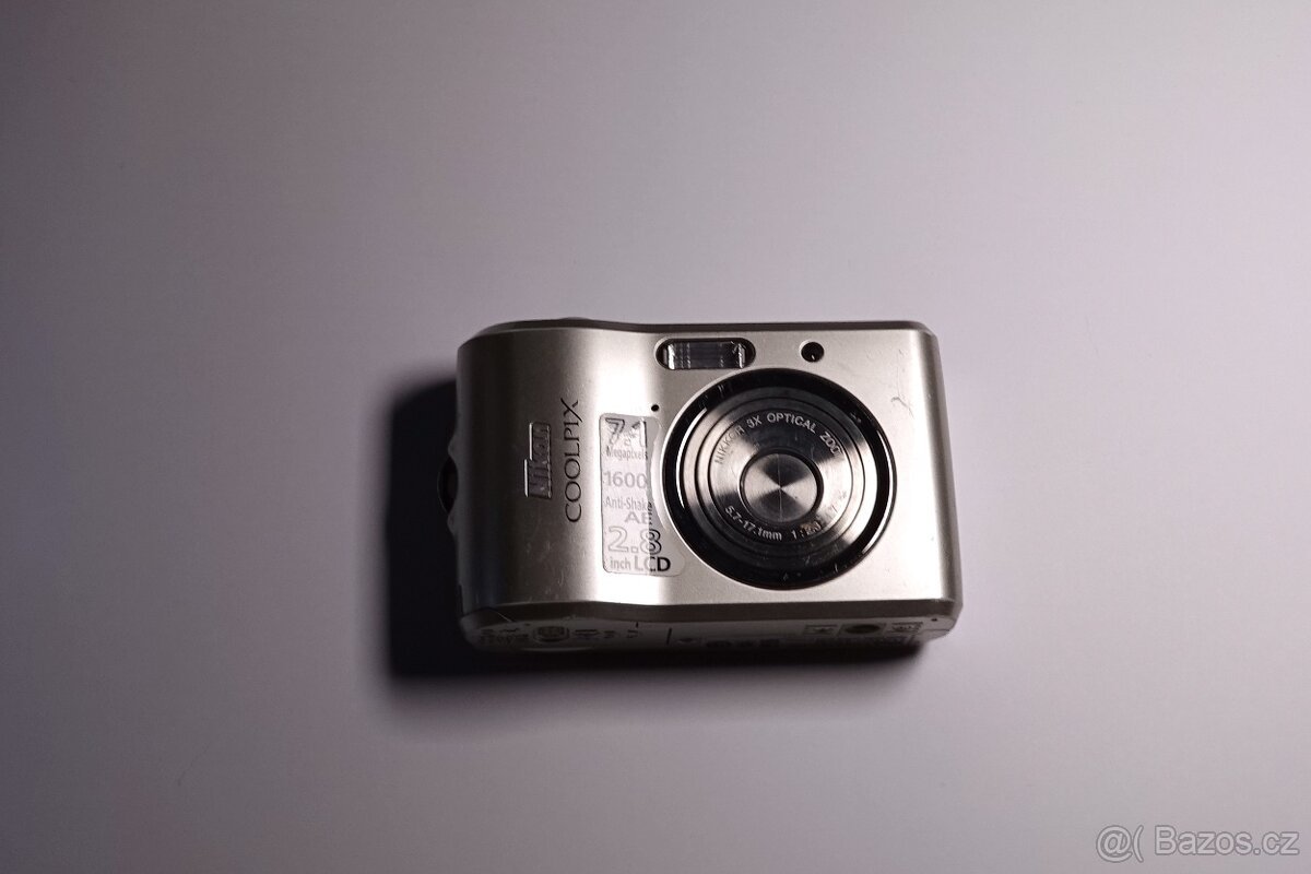 Nikon CoolPix L16 stříbrný