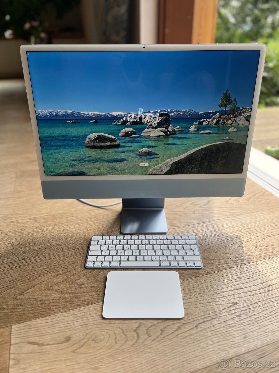 Apple iMac 24 M3 2023, modrý, záruka 2027 trackpad