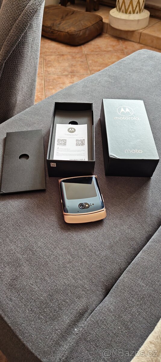 Motorola RAZR 5G nano SIM