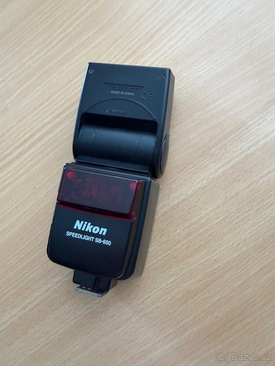 Nikon blesk SB-600