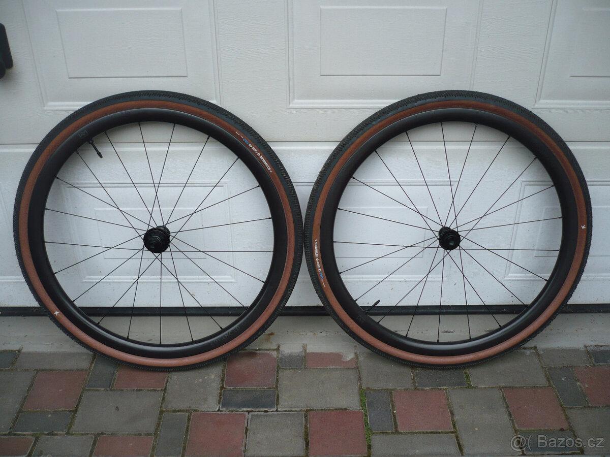 Nová karbonová gravel kola Newmen G34 váha 1390gr.
