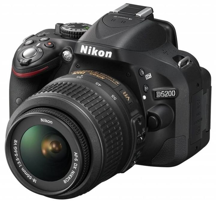 Nikon D5200 + 18-105 AF-S DX VR//64gb karta
