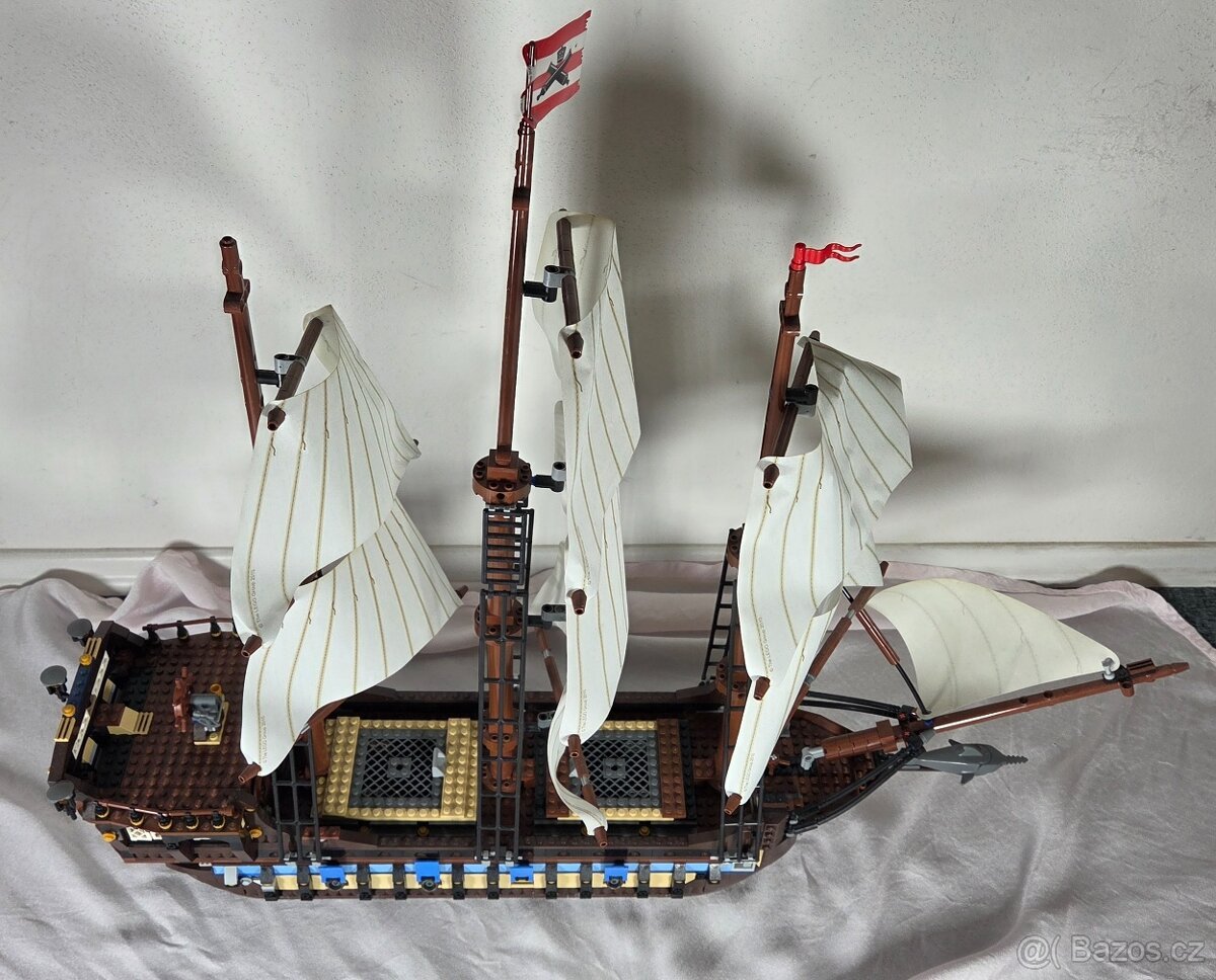 Lego 10210 Piráti Pirátská Imperiální vlajková loď