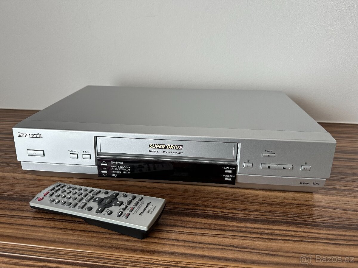 PANASONIC -videorekordér NV-HV 61 Hi-Fi + videokazety