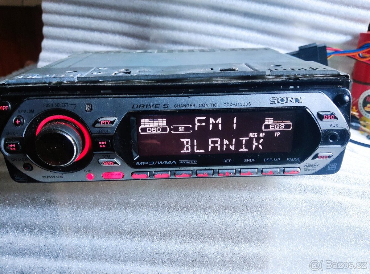 Sony CDX - GT 300S