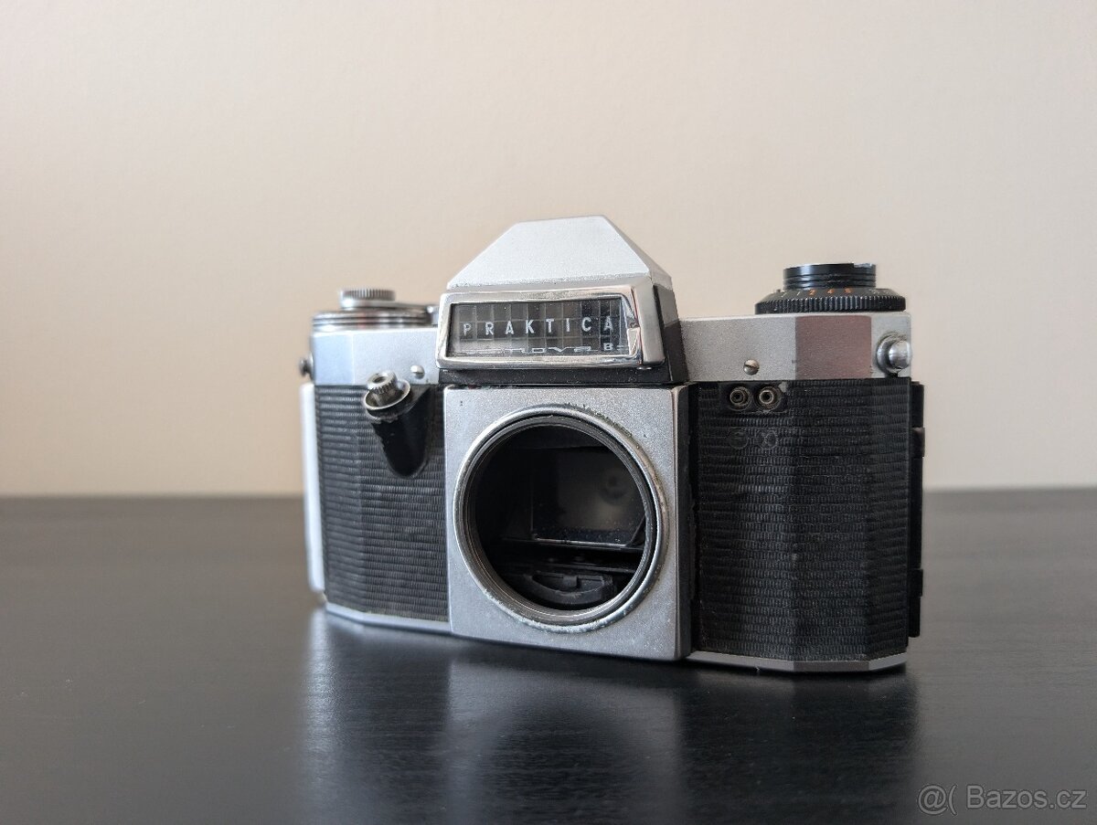 Kinovilmovy fotoaparát Praktica Nova B