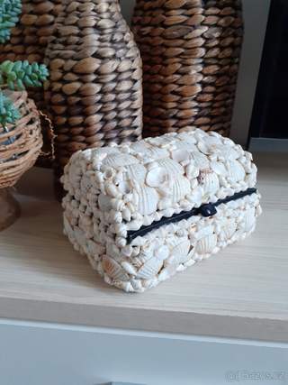 Truhlička na šperky