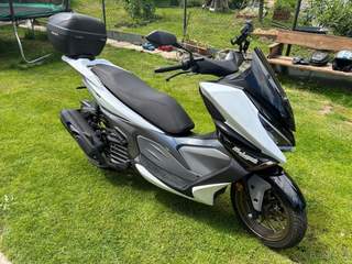 Skútr Malaguti Madison 125
