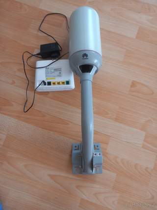Router a střešní anténa na lte