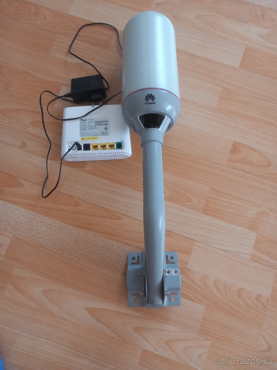 Router a střešní anténa na lte