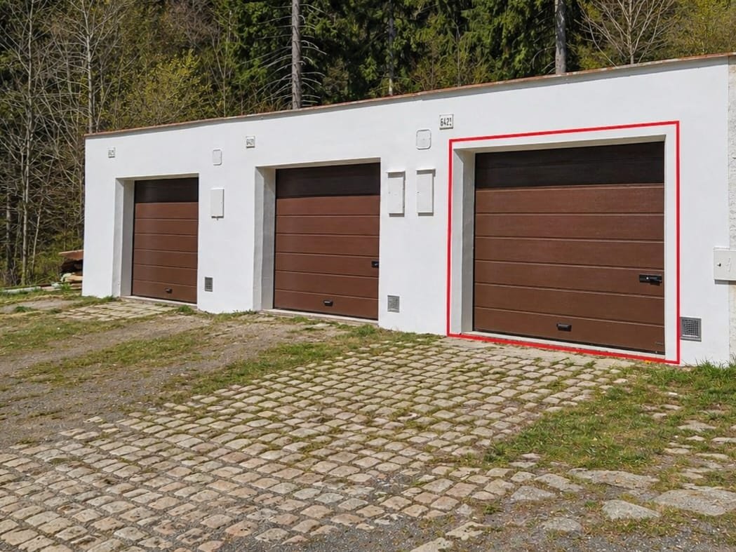 Garáž po rekonstrukci 22m2 Desná III