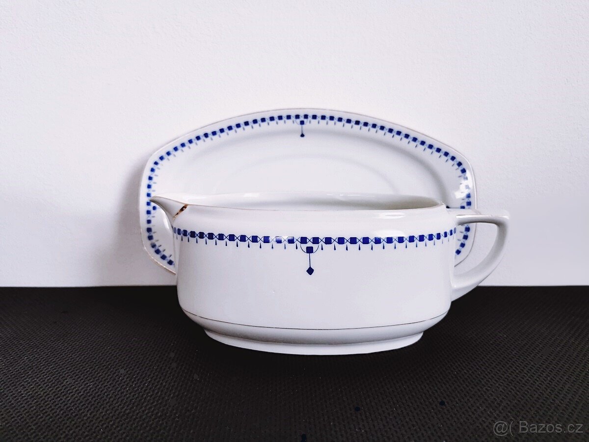 Bílý porcelánový omáčník