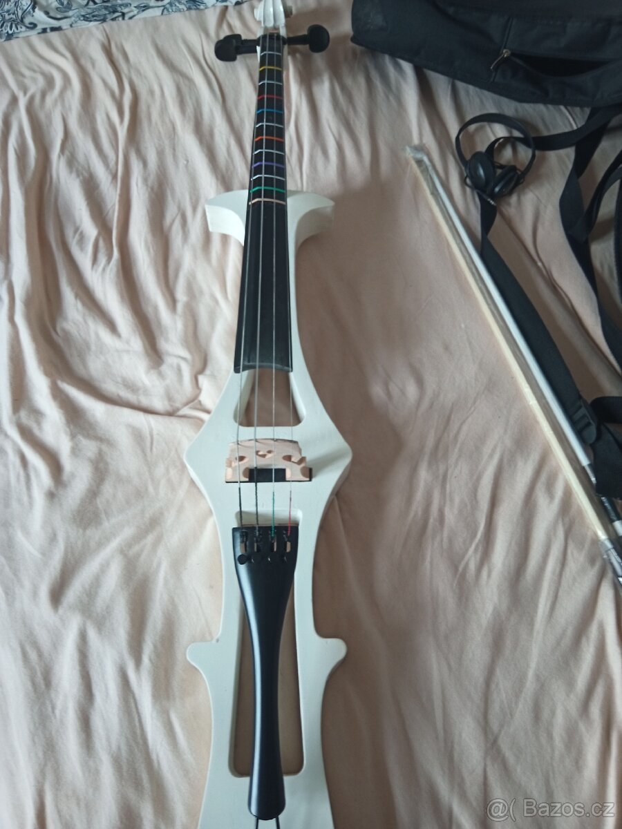 Violoncello, cello - bílá, elektronické