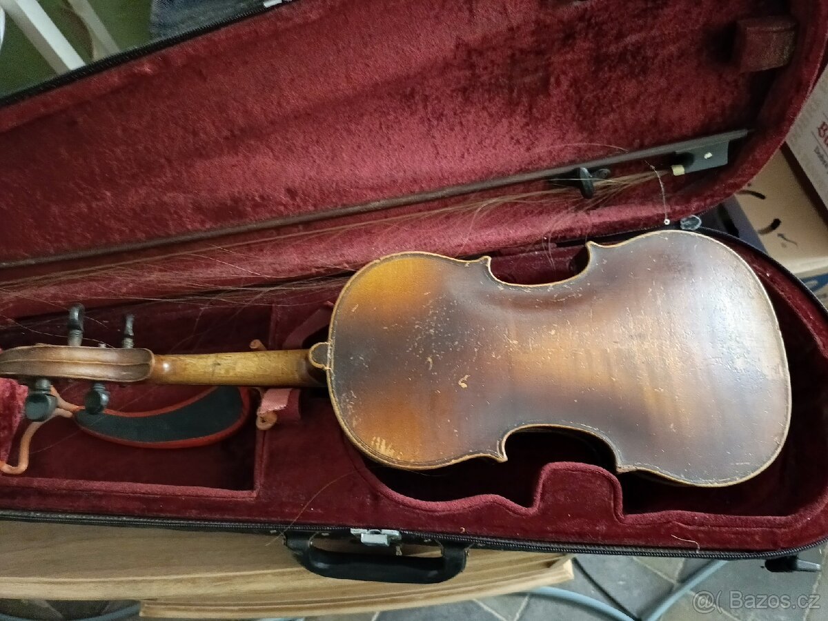 Housle delka 56cm