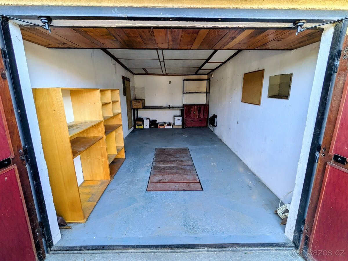 Zděná garáž 20 m² se sklepem a montážní jámou | Hulín