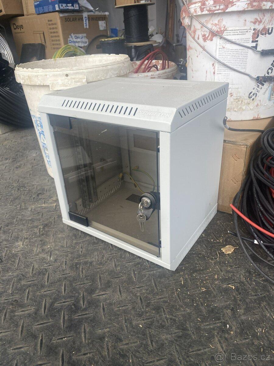 datový rozvaděč 10"