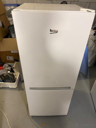 Lednice Beko RCSA210K20W – kompaktní, úsporná, funkční ❄️