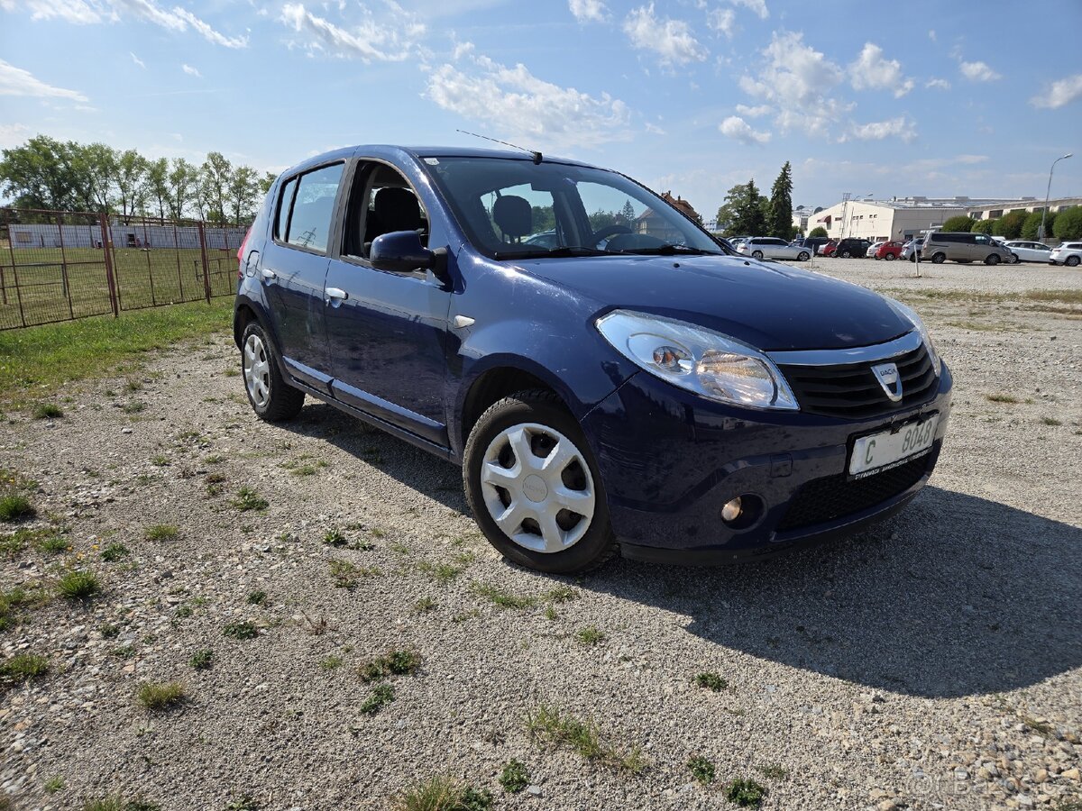 Dacia Sandero – 2009, 180 000 km