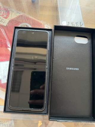 Samsung Galaxy Z Flip 6 – 512 GB, záruka do 12/2026, sta