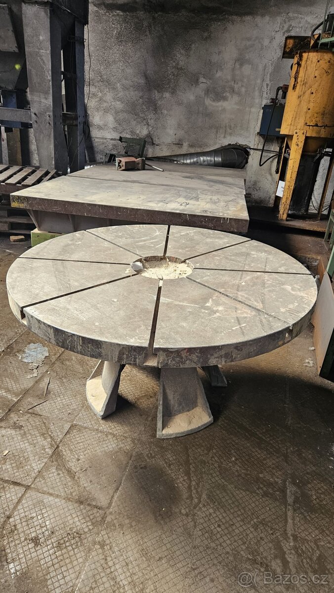 Litinový stůl 152cm, T drážky
